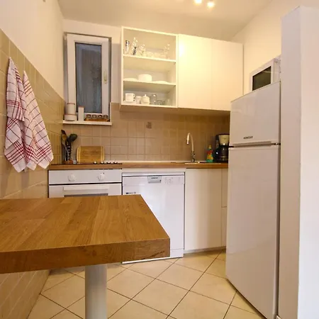 Apartment Davor 2231 Pula